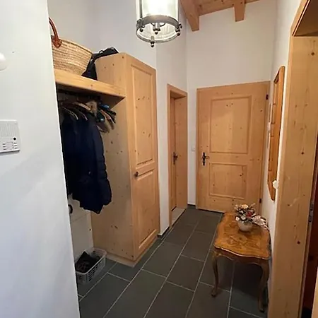 Tgesa Sartons Valbella